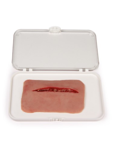 Moulage and stabbing weapon wound simulation...